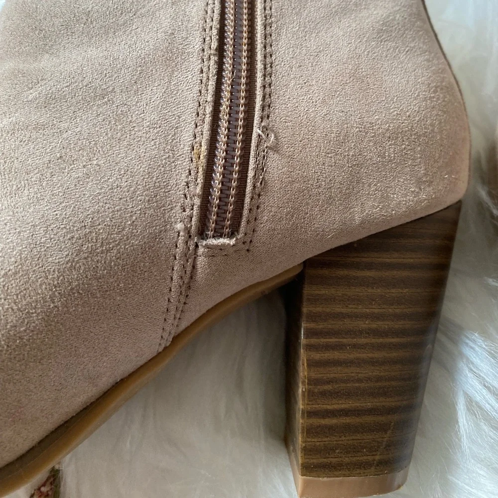 Vegan Suede Creamy Tan 3” Block Heel Booties Sz 6